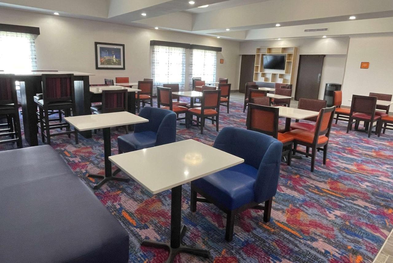 La Quinta Inn And Suites By Wyndham - Schertz Exterior photo